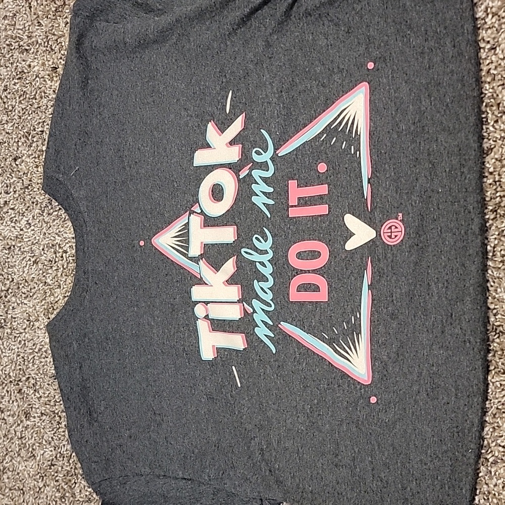 Dark gray t shirt size medium